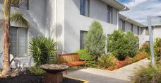 Arcare aged care maidstone courtyard 01